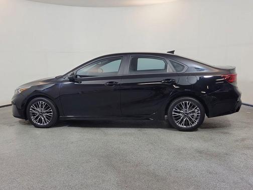 Aurora Black 2024 Kia Forte GT-Line
