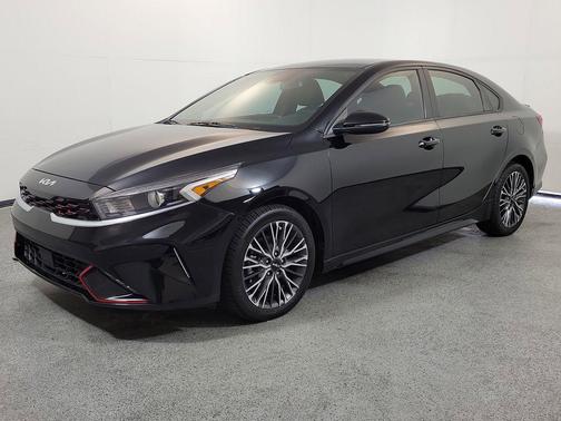 Aurora Black 2024 Kia Forte GT-Line