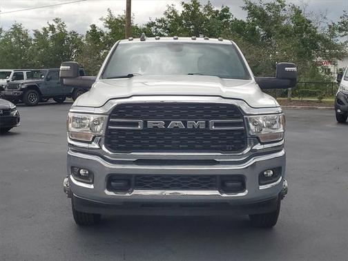 2024 RAM 3500 Big Horn Crew Cab 4x4 8' Box