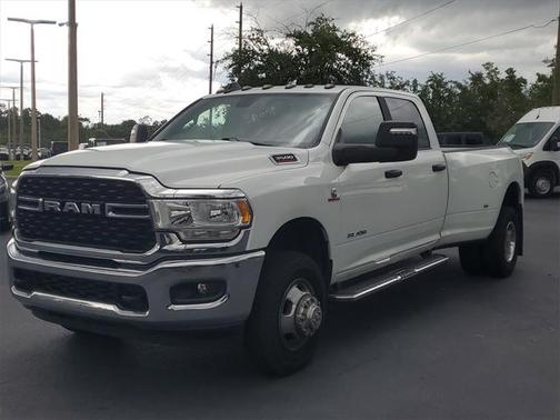 2024 RAM 3500 Big Horn Crew Cab 4x4 8' Box