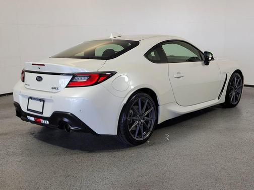 Crystal White Pearl 2022 Subaru BRZ Limited