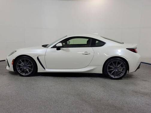 Crystal White Pearl 2022 Subaru BRZ Limited