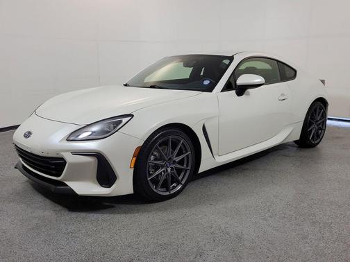 Crystal White Pearl 2022 Subaru BRZ Limited