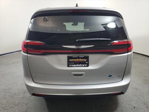 2024 Chrysler Pacifica L