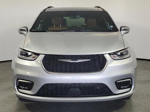 2024 Chrysler Pacifica L