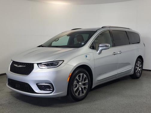 2024 Chrysler Pacifica L