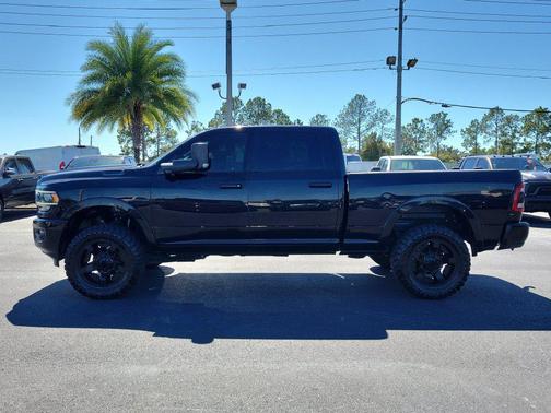 Diamond Black Crystal Pearlcoat 2019 RAM 2500 Laramie Crew Cab 4x4 6'4' Box