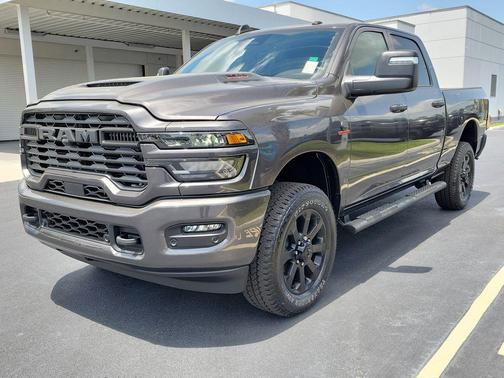Granite Crystal Metallic Clearcoat 2026 RAM 2500 Black Express Crew Cab 4x4 6'4' Box