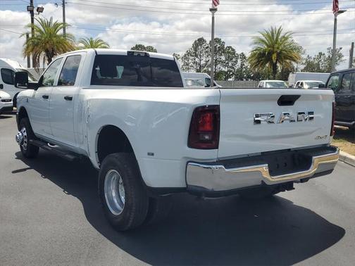 2025 RAM 3500 Tradesman Crew Cab 4x4 8' Box