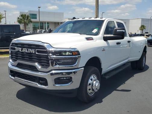 2025 RAM 3500 Tradesman Crew Cab 4x4 8' Box
