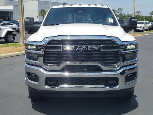 2025 RAM 3500 Tradesman Crew Cab 4x4 8' Box