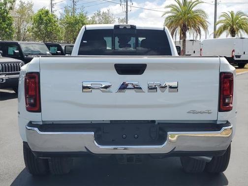 2025 RAM 3500 Tradesman Crew Cab 4x4 8' Box