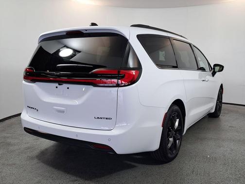2026 Chrysler Pacifica Limited