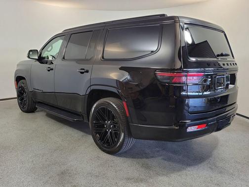 Diamond Black Crystal Pearlcoat 2024 Jeep Wagoneer Series II Carbide 4x4