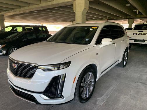 Crystal White Tricoat 2023 Cadillac XT6 Premium Luxury FWD