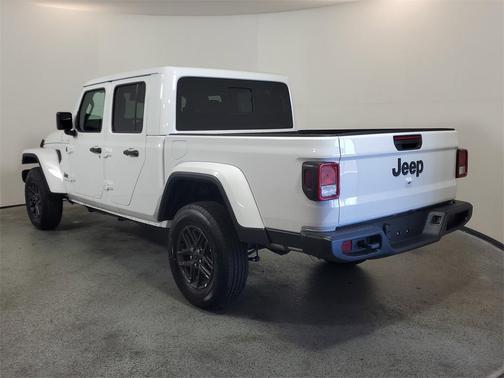 2025 Jeep Gladiator Sport S