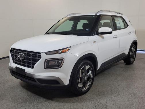 Ceramic White 2023 Hyundai VENUE SEL