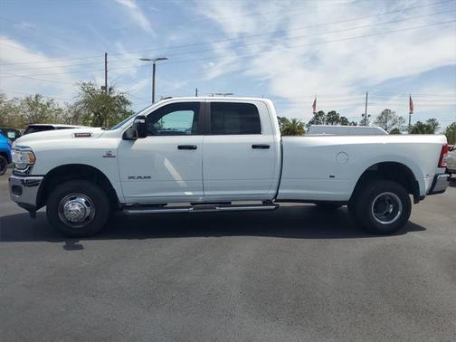 2024 RAM 3500 Big Horn Crew Cab 4x4 8' Box