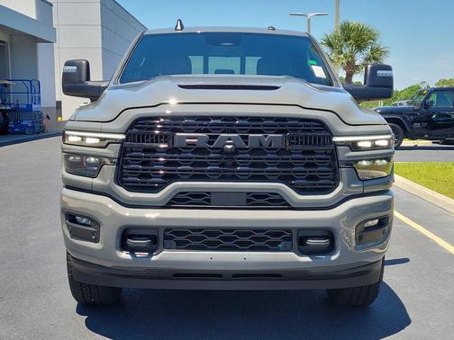 Ceramic Gray Clearcoat 2026 RAM 2500 Limited Crew Cab 4x4 6'4' Box