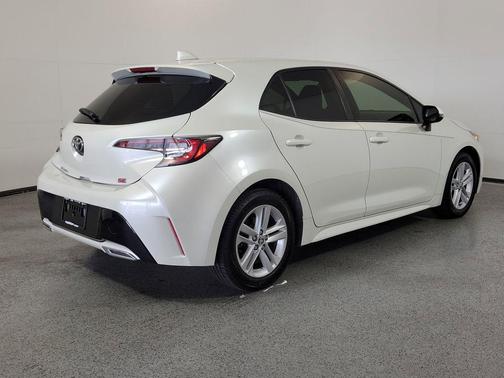Blizzard Pearl 2019 Toyota Corolla SE