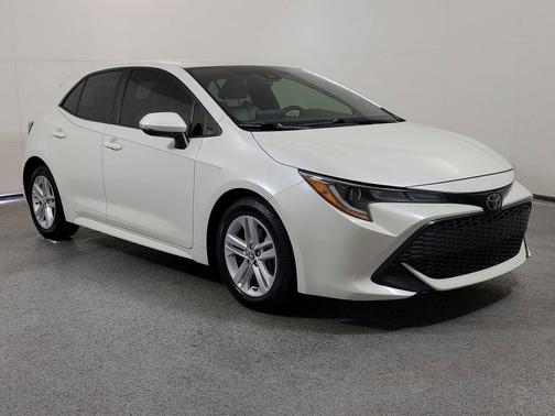 Blizzard Pearl 2019 Toyota Corolla SE