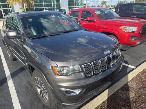 2018 Jeep Grand Cherokee Laredo E