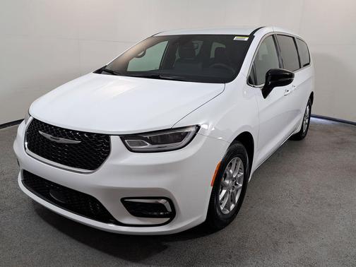 Bright White Clearcoat 2026 Chrysler Pacifica L