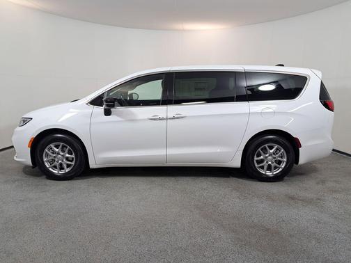 Bright White Clearcoat 2026 Chrysler Pacifica L