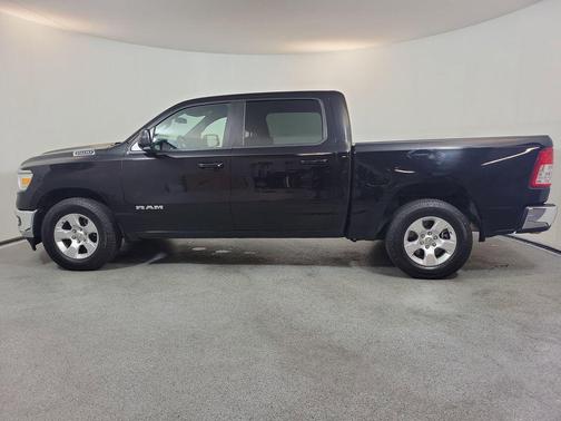 Diamond Black Crystal Pearlcoat 2021 RAM 1500 Big Horn/Lone Star