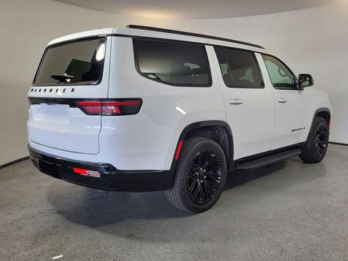 Bright White Clearcoat 2024 Jeep Wagoneer Series II Carbide 4x2