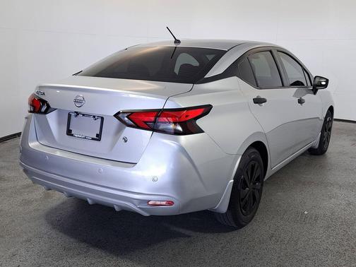 2023 Nissan Versa 1.6 S