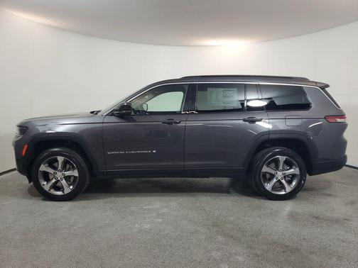 baltic gray metallic clearcoat 2026 Jeep Grand Cherokee L Limited