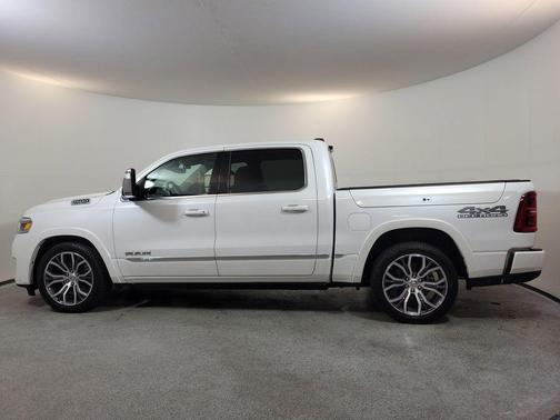 Ivory White Tri-Coat Pearlcoat 2025 RAM 1500 ST