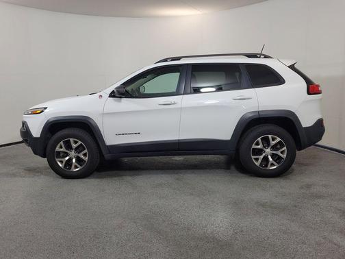 Bright White Clearcoat 2017 Jeep Cherokee Trailhawk