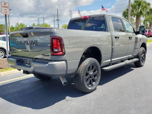Ceramic Gray Clearcoat 2026 RAM 2500 Big Horn Crew Cab 4x4 6'4' Box