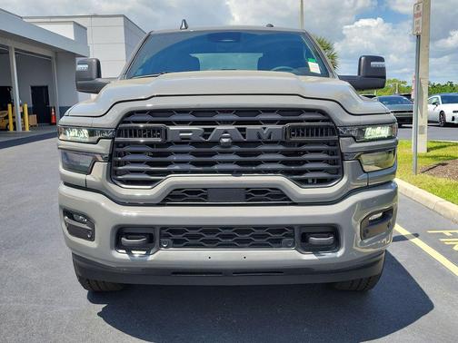 Ceramic Gray Clearcoat 2026 RAM 2500 Big Horn Crew Cab 4x4 6'4' Box