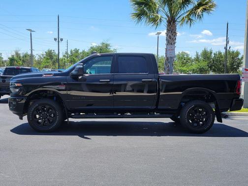 Diamond Black Crystal Pearlcoat 2026 RAM 2500 Big Horn Crew Cab 4x4 6'4' Box