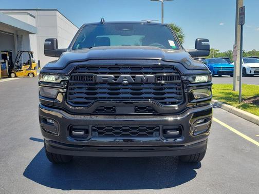 Diamond Black Crystal Pearlcoat 2026 RAM 2500 Big Horn Crew Cab 4x4 6'4' Box