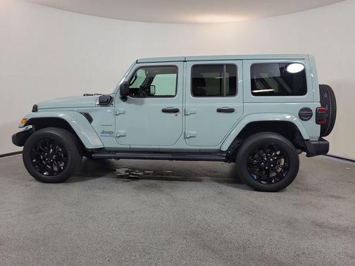 Earl Clearcoat 2023 Jeep Wrangler 4xe Sahara