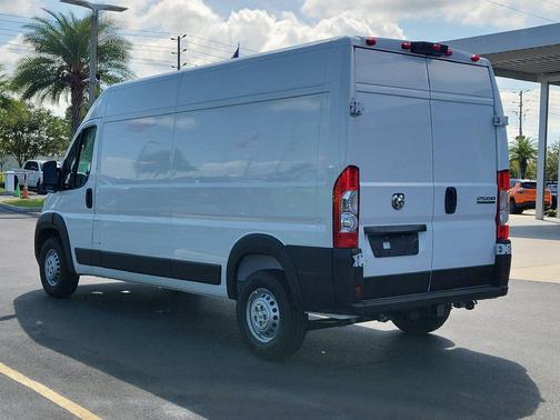 Bright White Clearcoat 2026 RAM ProMaster 2500 Tradesman