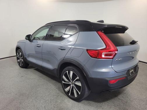2022 Volvo XC40 Recharge Pure Electric P8 Twin Ultimate