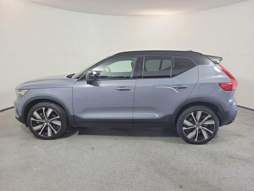 2022 Volvo XC40 Recharge Pure Electric P8 Twin Ultimate