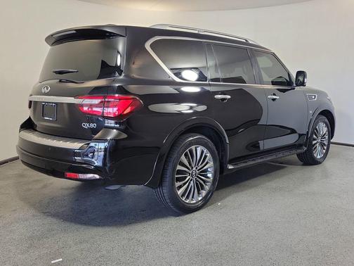 Black Obsidian 2018 INFINITI QX80 Base