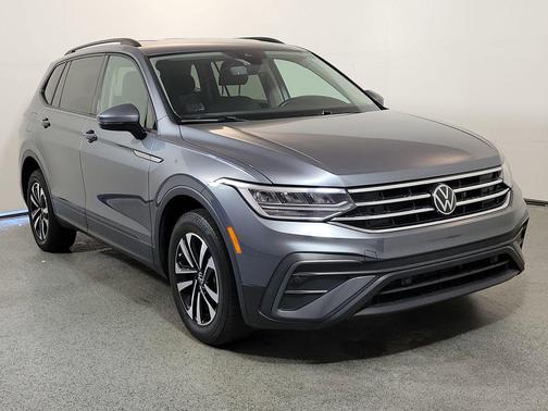 Platinum Gray Metallic 2024 Volkswagen Tiguan 2.0T S