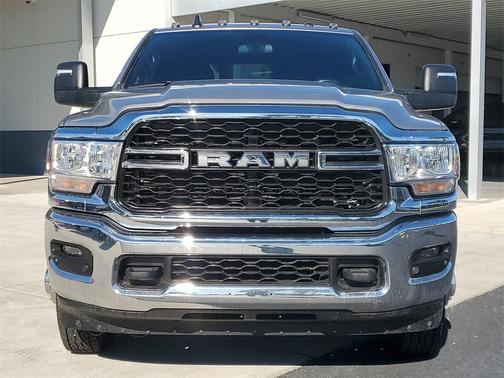 2024 RAM 3500 Tradesman Crew Cab 4x4 8' Box
