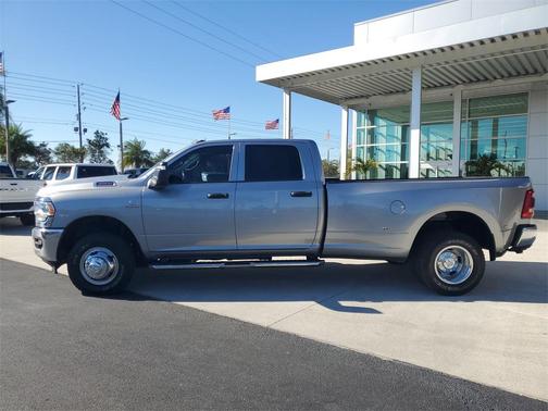 2024 RAM 3500 Tradesman Crew Cab 4x4 8' Box