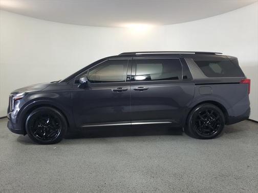 2025 Kia Carnival SX