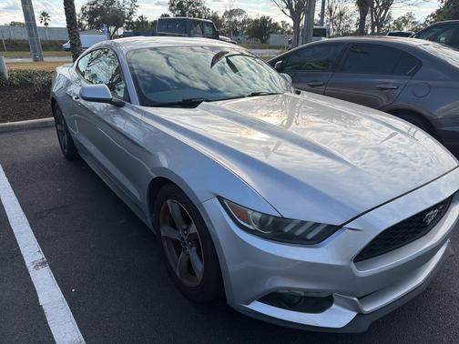 2016 Ford Mustang V6