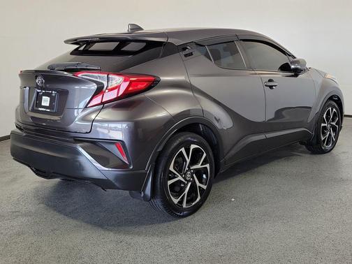 Magnetic Gray Metallic 2021 Toyota C-HR XLE