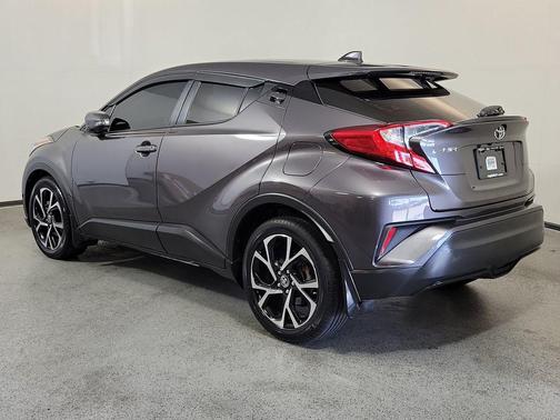 Magnetic Gray Metallic 2021 Toyota C-HR XLE